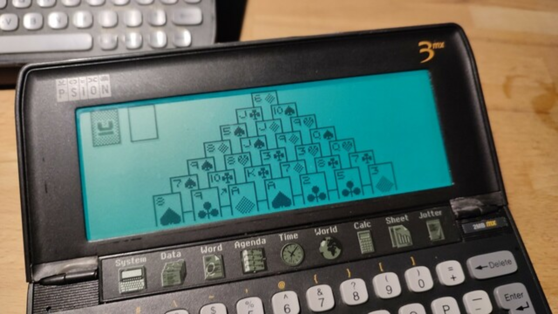 A picture of a Psion Series 3mx running Pyramid